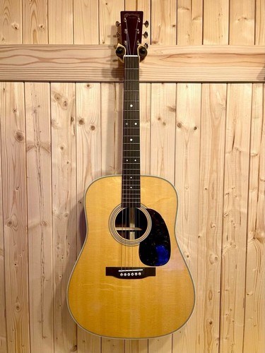 Guitare acoustique spéciale