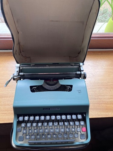 Machines ecrire olivetti - machines,