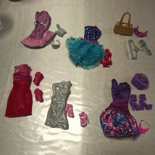 Mattel robes chaussures