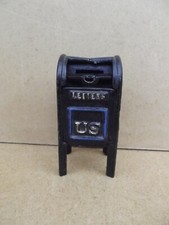 Ancienne tirelire en forme de