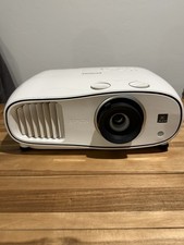 Epson 3500 Home Cinema 1080p 3D 3LCD Home Theater Projector - White