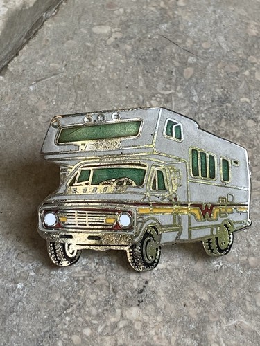 Pin winnebago camping car - pin’s,