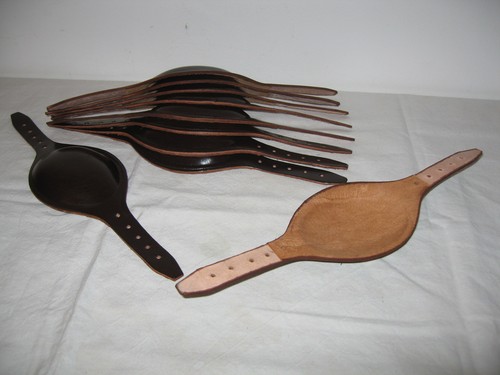 Mentonnière cuir type - cuir,