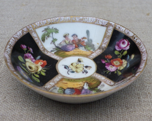 Petite sous tasse soucoupe - petite, sous-tasse,
