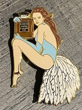 PINS PIN BADGE CHANEL VANESSA PARADIS PARFUM PERFUME QUALITÉ ARTHUS BERTRAND