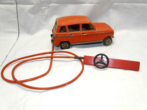 Ancienne voiture renault 4l - ancienne,