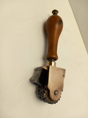 Ancien tampon encreur - ancien,