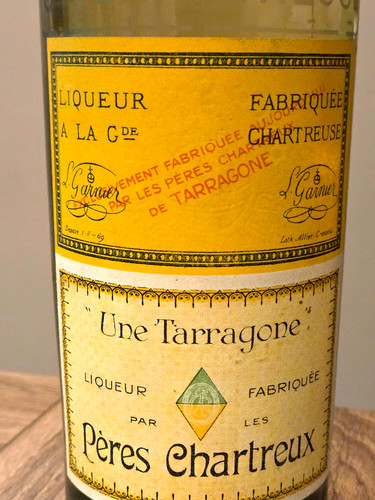 Chartreuse une tarragone jaune - chartreuse,