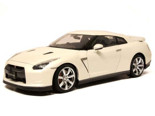 Nissan r35 2008 autoart - r35,