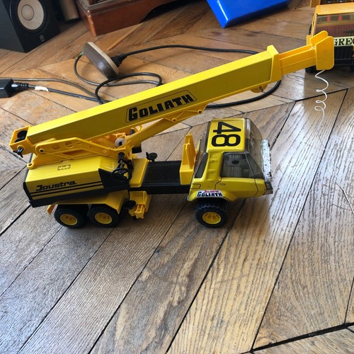 Vintage 1975 large goliath - vintage,