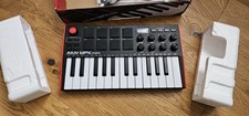 AKAI PROFESSIONAL MPK Mini Clavier Maitre + Boite + Cable Midi Controller piano