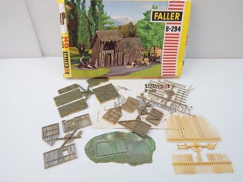 Faller 294 maquette cabane - b,