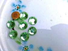 Vintage Cabochons Rhinestones Chaton Roses Peridot Gold Round 7mm NOS #1109A 