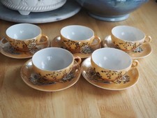 5 Anciennes tasses et