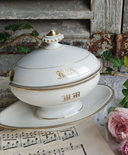 ANCIENNE SAUCIERE PORCELAINE MONOGRAMME AVEC COUVERCLE