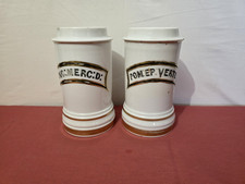 2 pots à pharmacie en