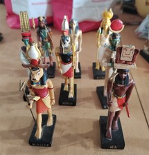 8 figurines égyptienne