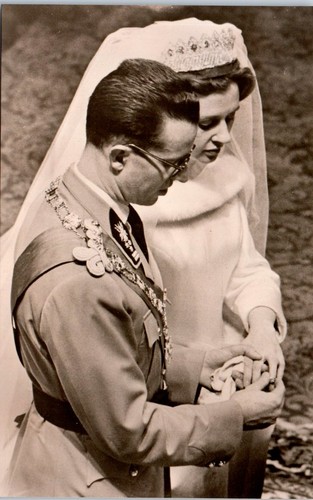 Famille royale le - -, roi
