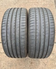 Pneus D'Été 225/40 R19 93V