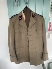 Ancien uniforme militaire