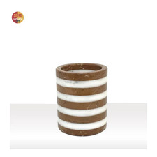 Petit vase en marbre rouge