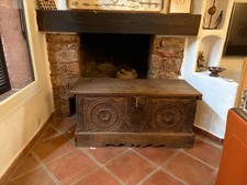 coffre de bois massif marron