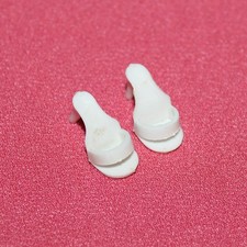 Paire de chaussures blanches /