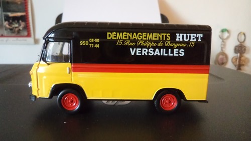 Fourgon miniature renault - miniature,