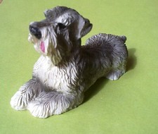 Petite figurine chien en