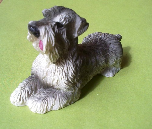 Petite figurine chien - , en
