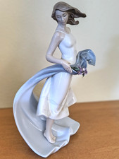 Lladro "Retired" Blissful Youth #8427 Young Lady w/ Flowers ( In Box)