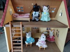 sylvanian families Maison cottage lapin et chat