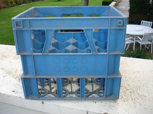 Ancien casier bouteilles - à,
