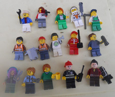 LEGO LOT DE 15 FIGURINES PERSONNAGES AVEC ACCESSOIRES 