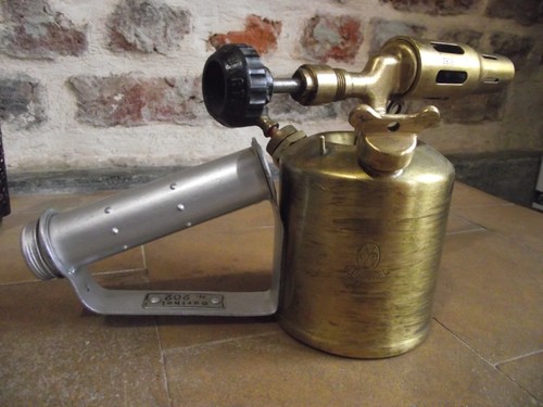 Lampe a souder ancienne - /,