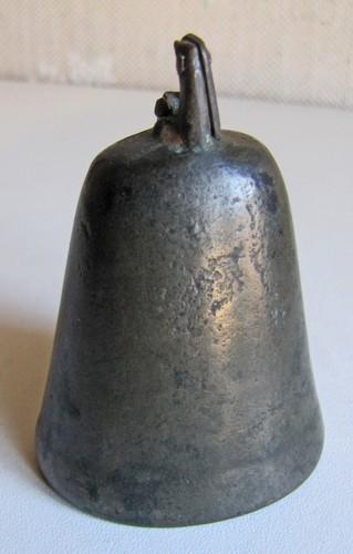 Très vieille cloche - trÈs,