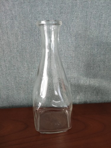 Carafe eau jus de - carafe, a