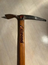 piolet ancien Alpinisme