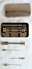 boîte avec matériel médical