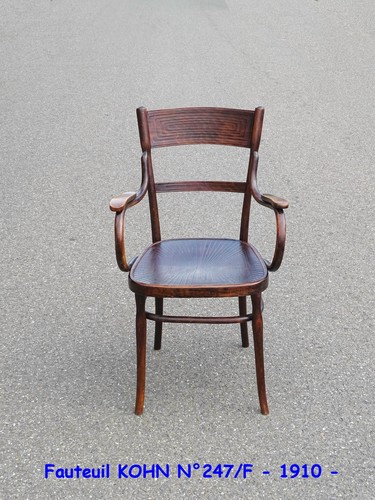 Fauteuil kohn 247 - n°247/f, par