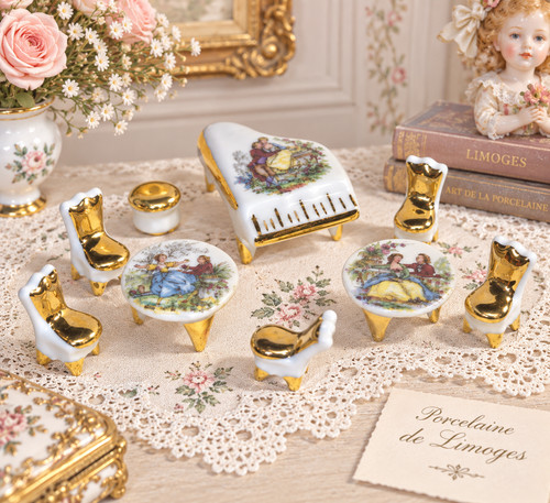 Mobilier miniature - , en