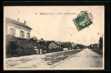 Old postcard Livry, Avenue de Rougemont, Aux Vendances de Bourgogne 