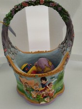 Panier Oeufs en Résine Blanche Neige et les 7 Nains Collection Disney