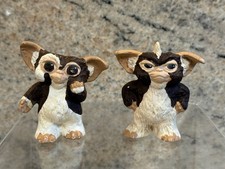 2 Vintage Hand Painted 2" Ceramic Figurines - Gremlins Mogwai - Gizmo & Spike