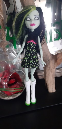 Poupée monster high scarah - poupée,