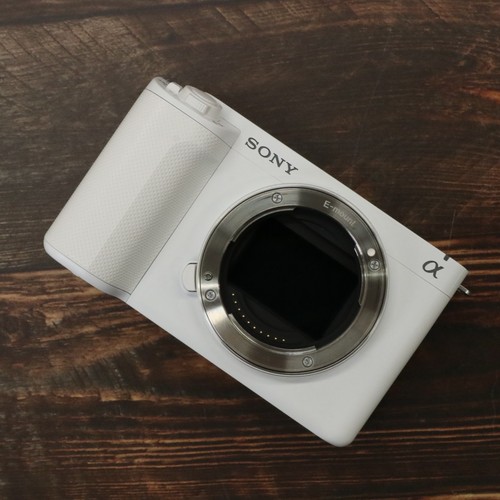 Sony white mirrorless - zv-e1,