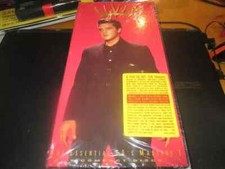 COFFRET LONGBOX 5 CD + LIVRE + TIMBRES "ELVIS PRESLEY FROM NASHVILLE TO MEMPHIS"