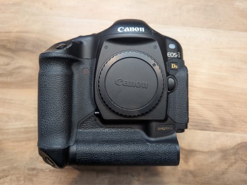 Mint clicks canon eos 1ds - 8k,