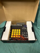 **AS IS PARTS ONLY** AKAI MPD-32 USB/MIDI PAD CONTROLLER (HPG046043)