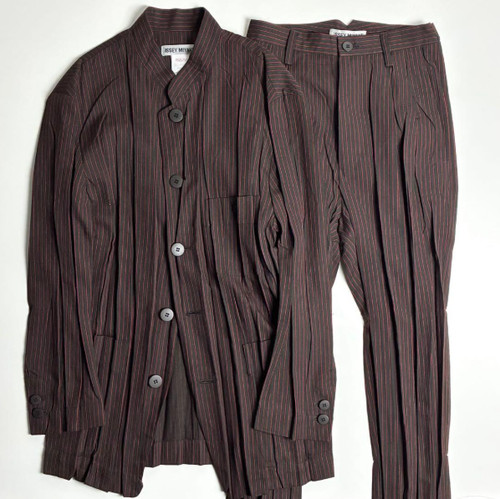 Ensemble costume plissé